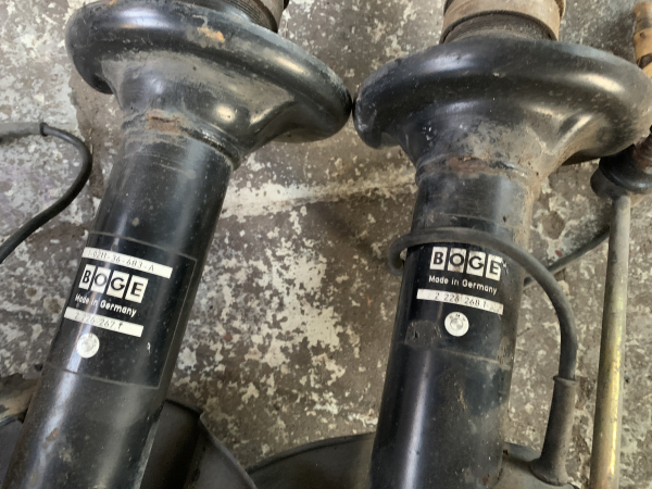 BMW M5 E34 struts front complete with wheelhubs S38B36